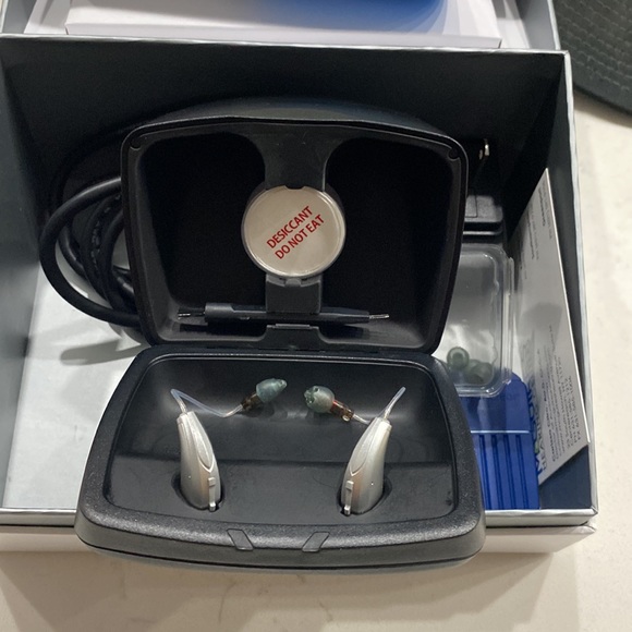 Audible hearing aides - Picture 2 of 9